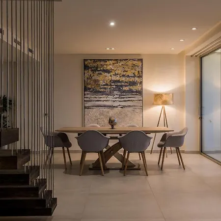 Entire View Sea Beach Apartment *